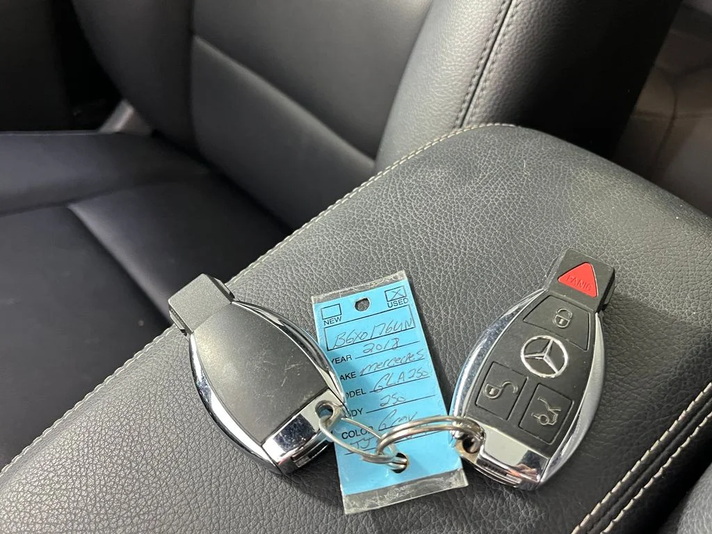 Used 2018 Gray Mercedes-Benz GLA 250 image 30