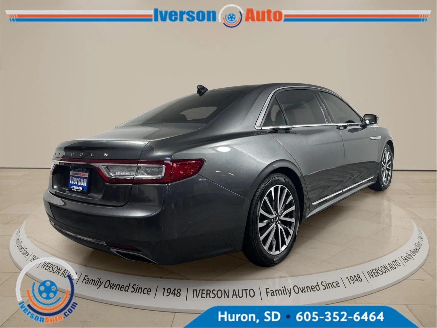 Used 2019 Gray Lincoln Select image 10