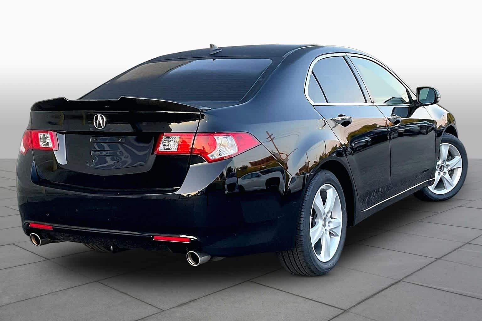 Used 2010 Crystal Black Pearl Acura  image 12