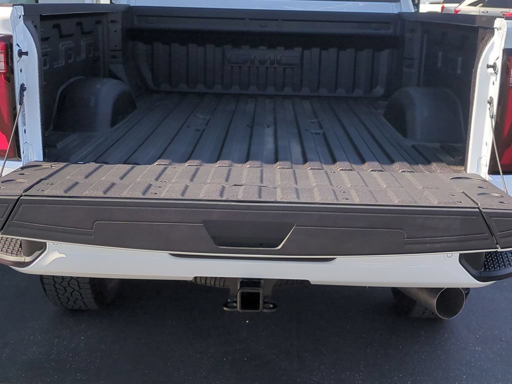 New 2026 Glacier White Tricoat GMC Denali Ultimate image 29