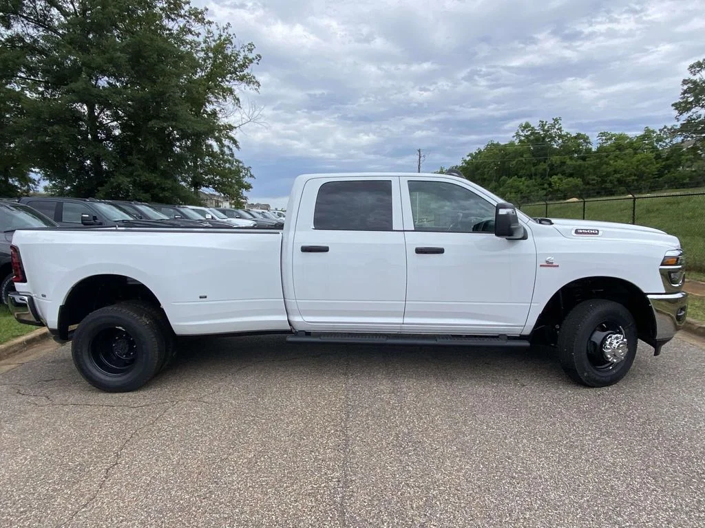 New 2026 Bright White Clear-Coat Exterior Paint RAM Tradesman image 7