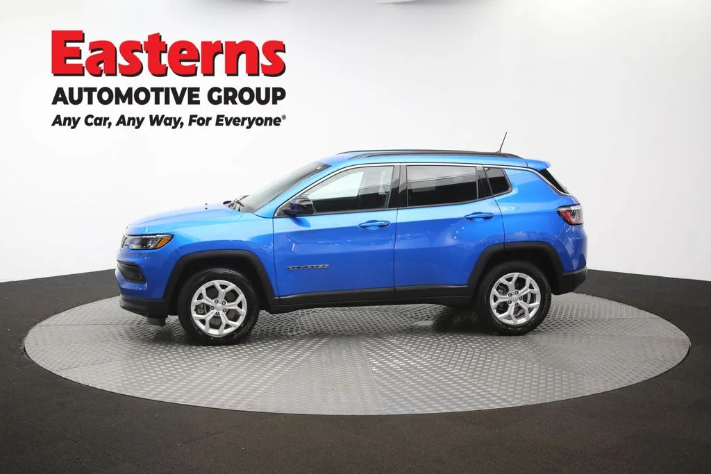 Used 2024 Blue Jeep Latitude image 57