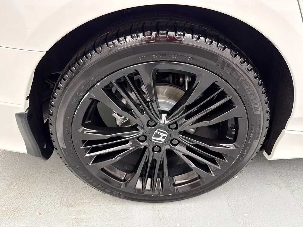 2022 Honda Accord SPORT 4dr Car Slide 9