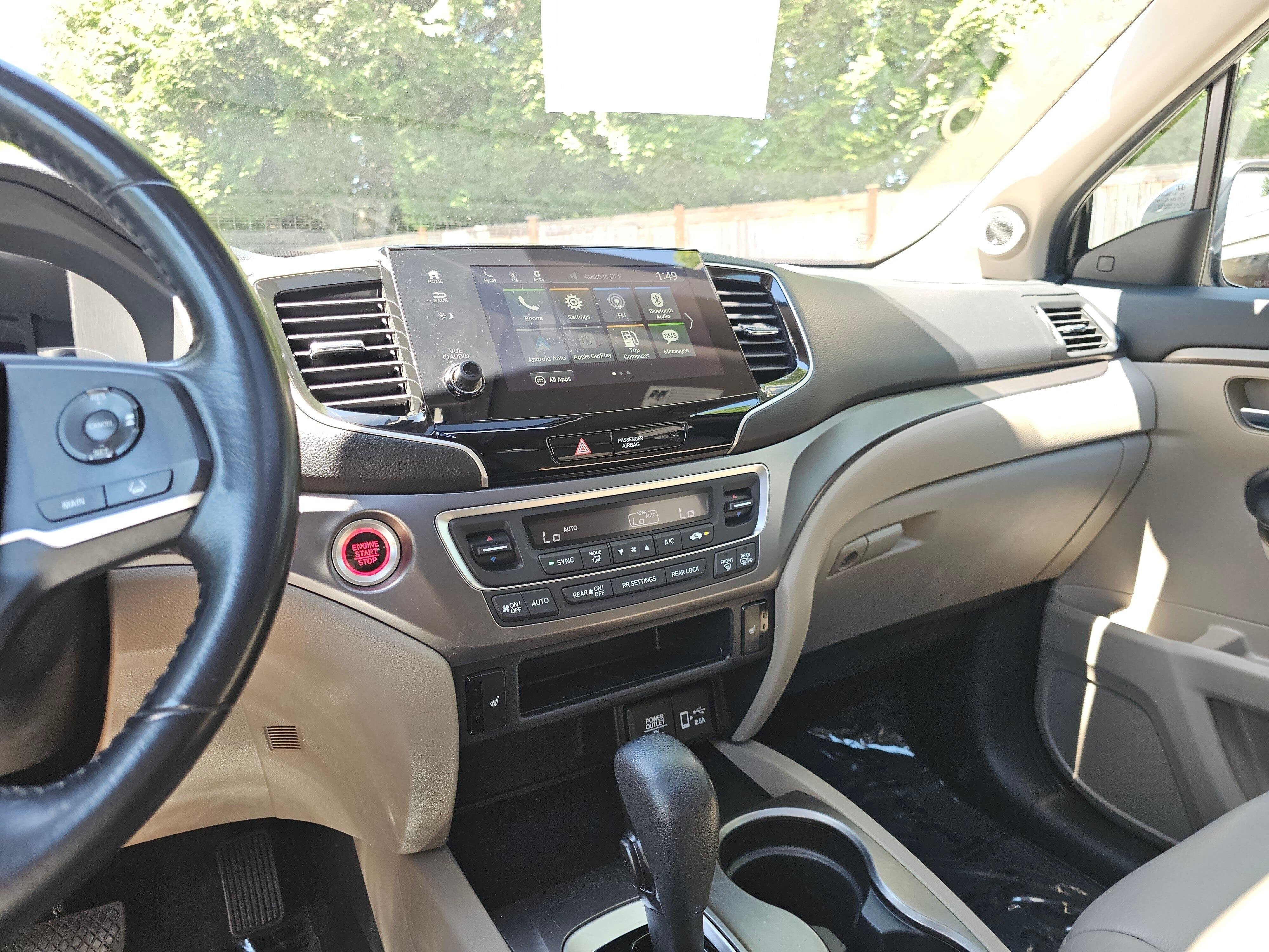 Used 2019 White Diamond Pearl Honda EX-L image 32