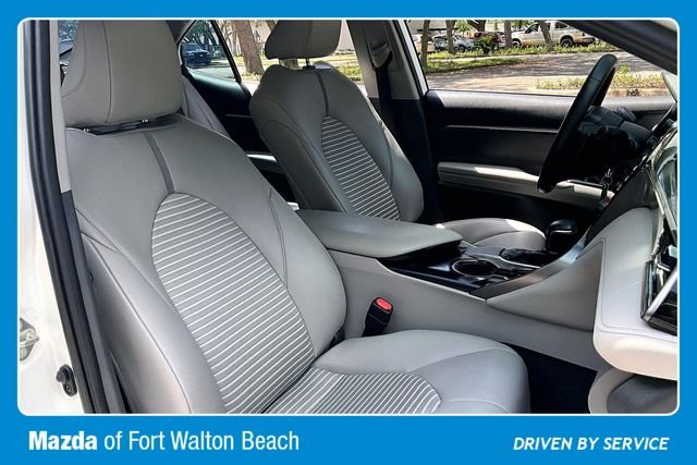 Used 2019 White Toyota SE image 28