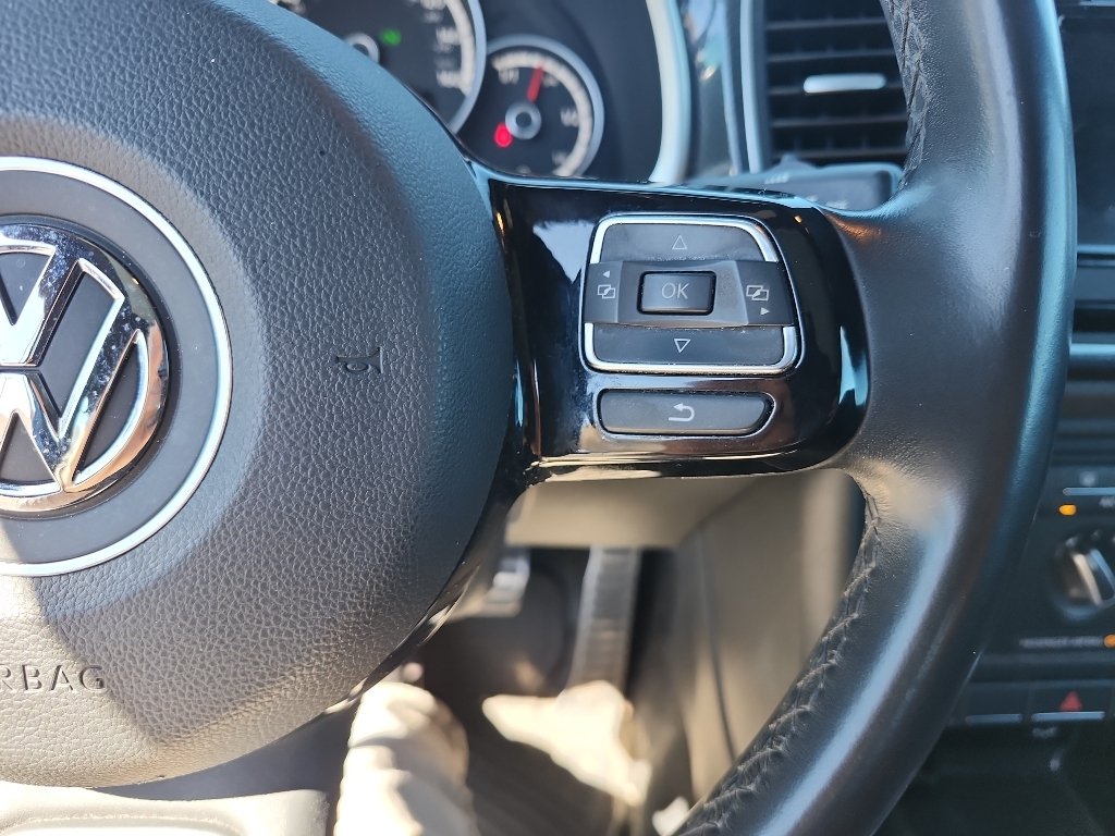 Used 2014  Volkswagen R-Line image 20