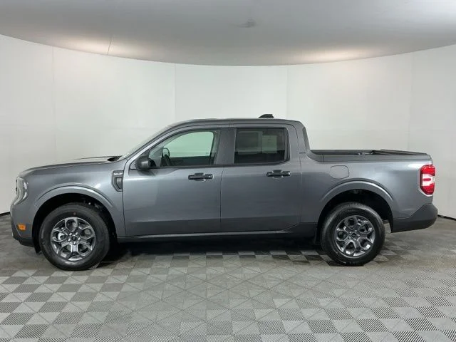 New 2026 Carbonized Gray Metallic Ford XLT image 8