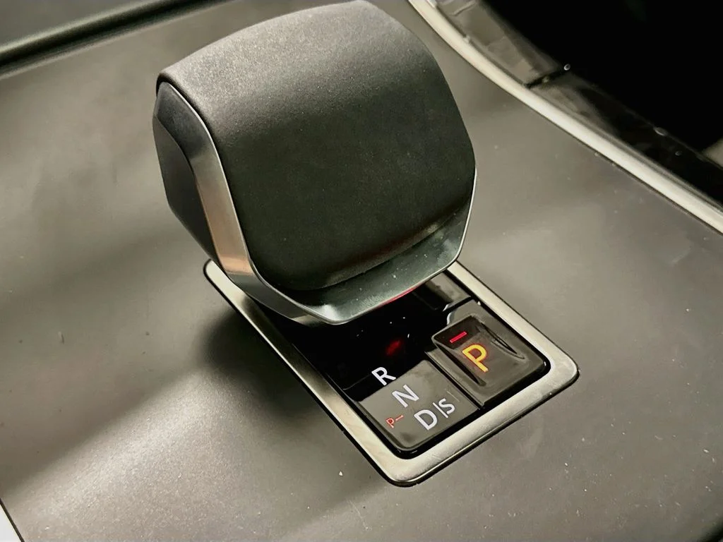 Used 2026 Gray Land Rover S image 18