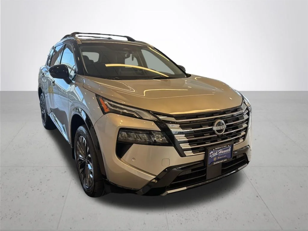 New 2026 Gold Nissan Platinum image 5