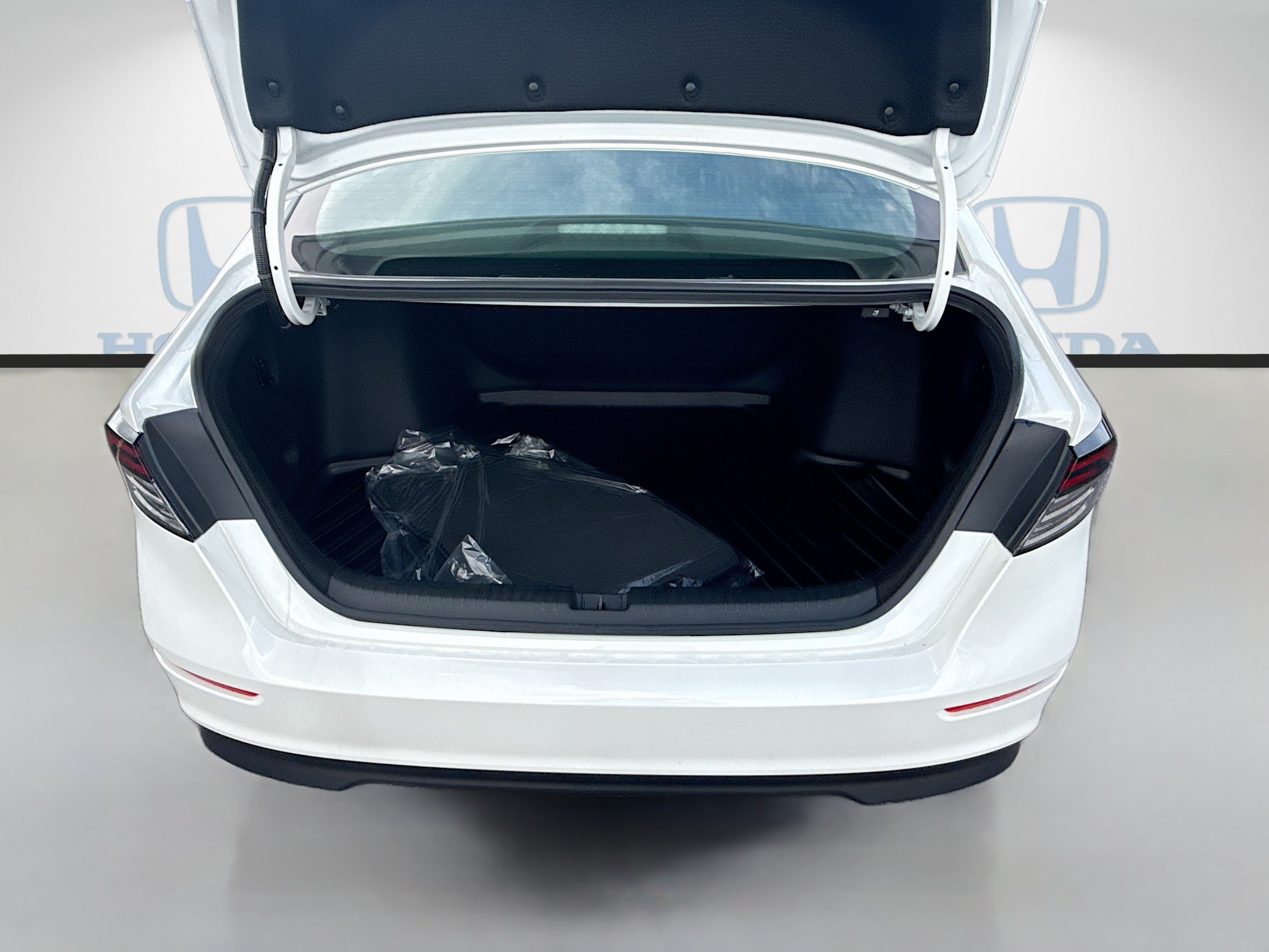 New 2026 Platinum White Pearl Honda LX image 21