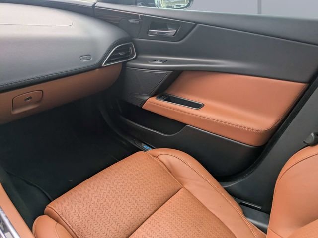 Used 2019 Silver Jaguar 30t Portfolio image 16