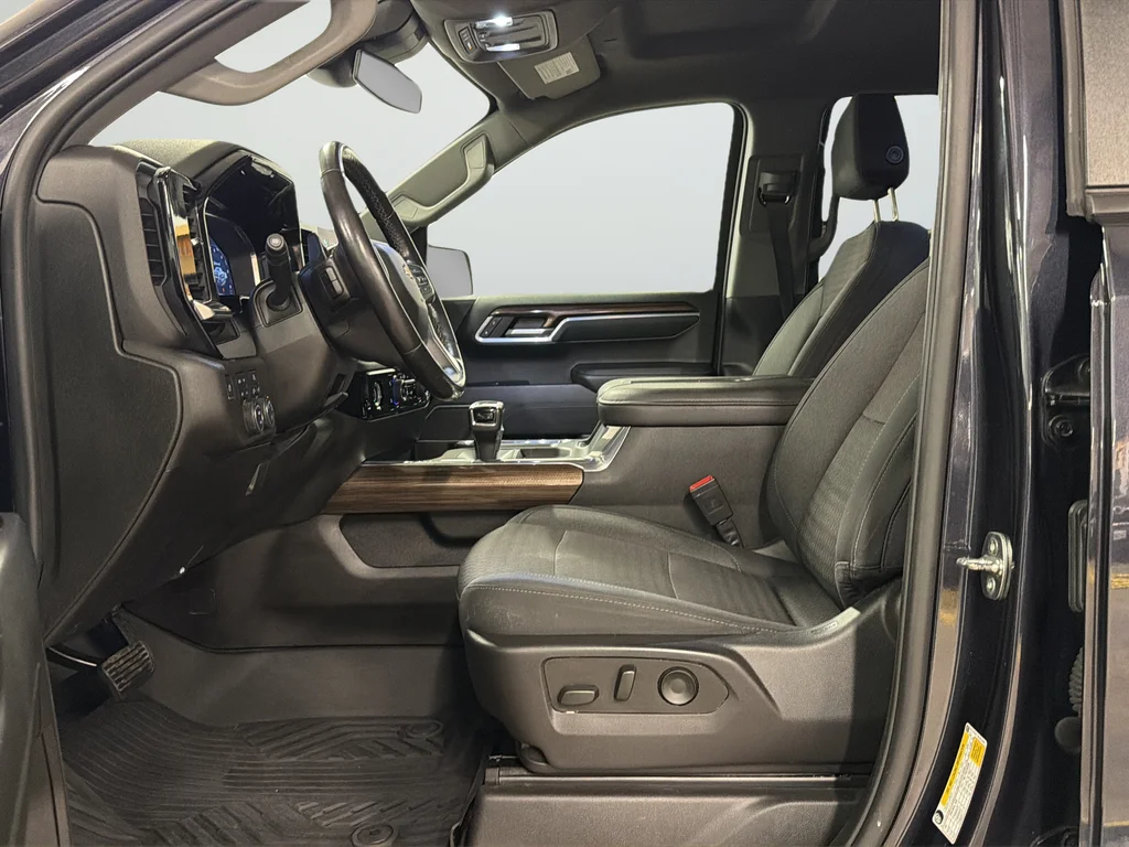 Used 2022 Gray Chevrolet LT image 10