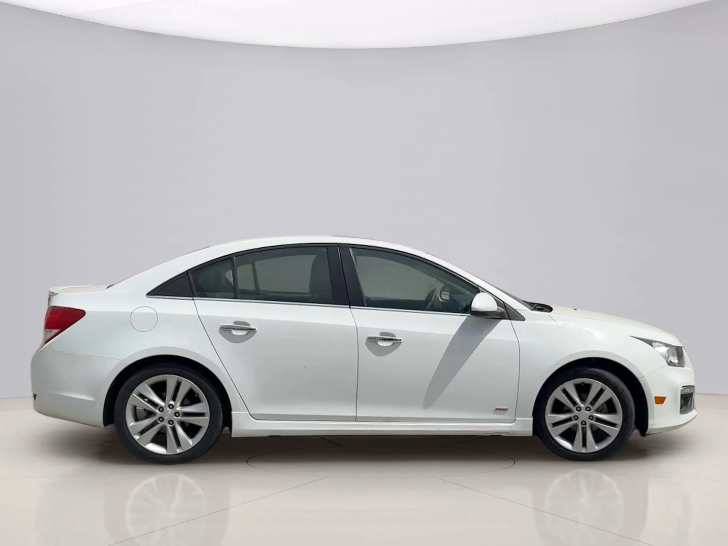 Used 2015 White Chevrolet LTZ image 6