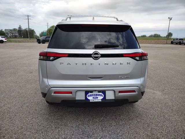 2025 Nissan Pathfinder SL - Photo 4