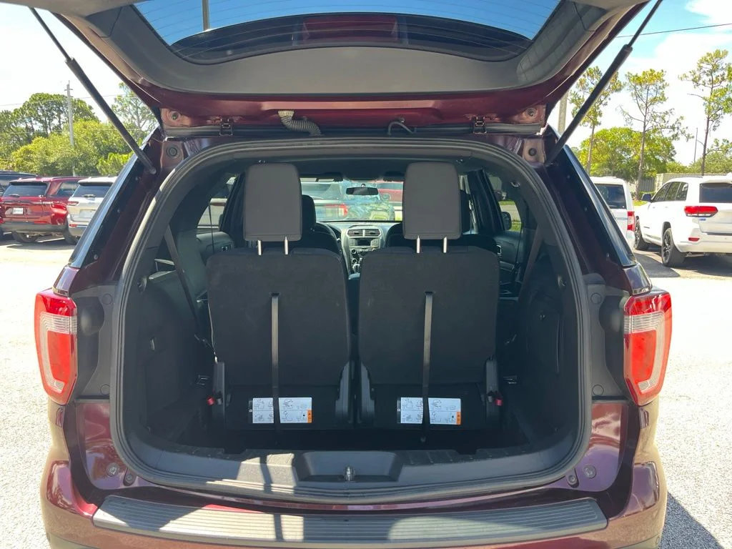 Used 2018 Red Ford XLT image 9