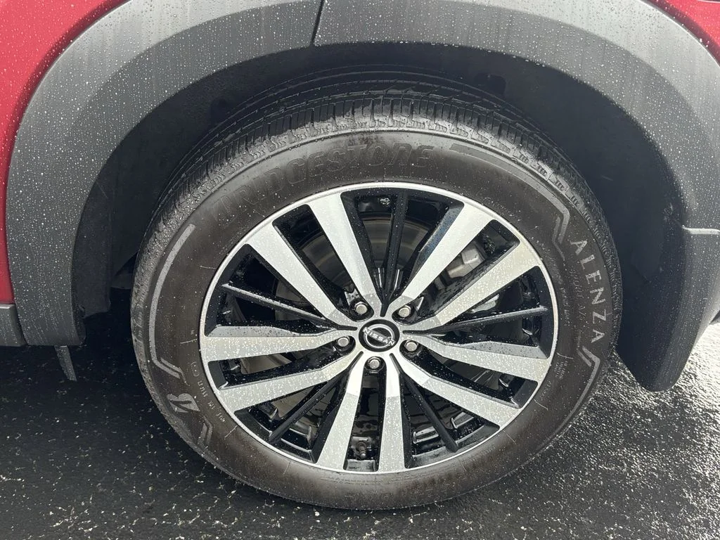 Used 2025 Red Nissan Platinum image 11