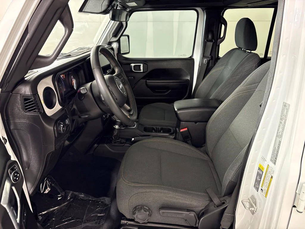 Used 2024 White Jeep Sport S image 25