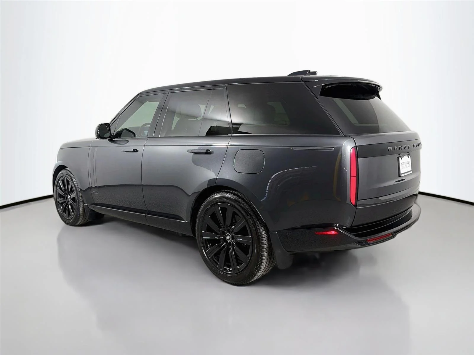 Used 2025 Carpathian Grey Land Rover P550e Autobiography image 7