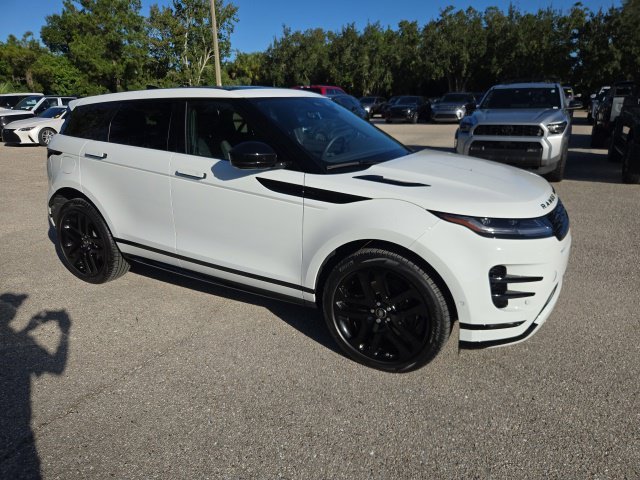 Used 2026 Fuji White Land Rover Dynamic SE image 6