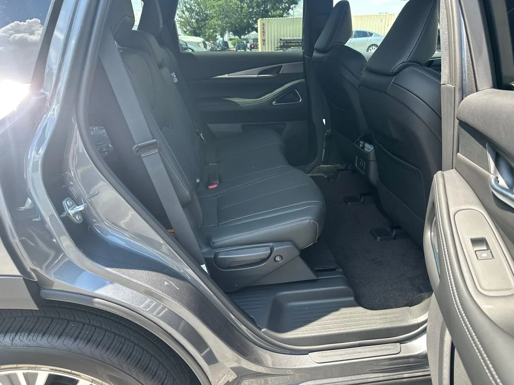 New 2027 GRAPHITE SHADOW INFINITI Luxe FWD image 13