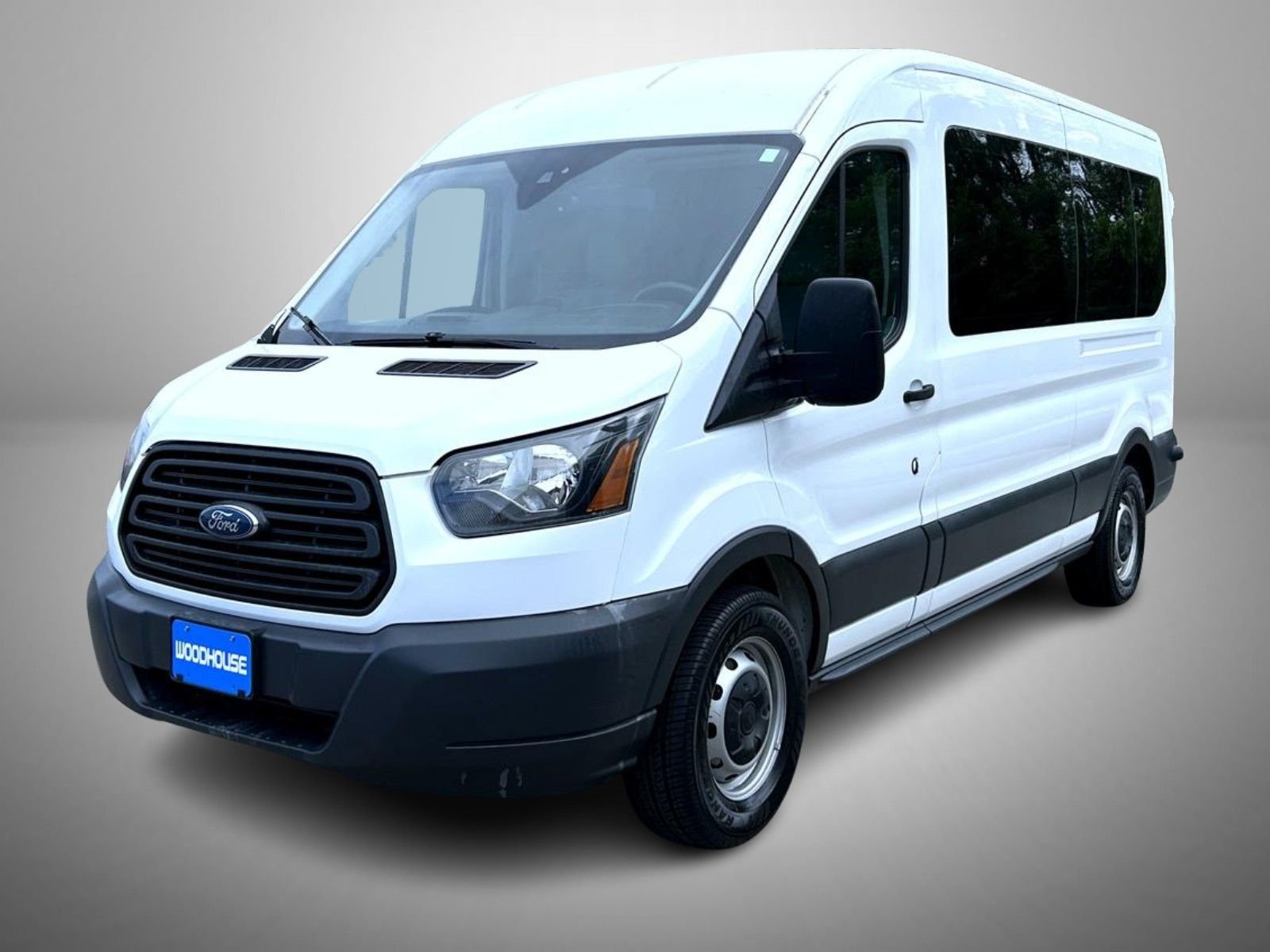Used 2018 White Ford XL image 1