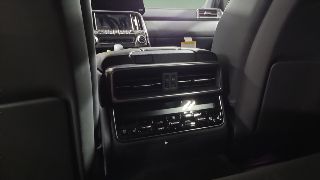 2025 Lexus LX 700h Luxury - Photo 15