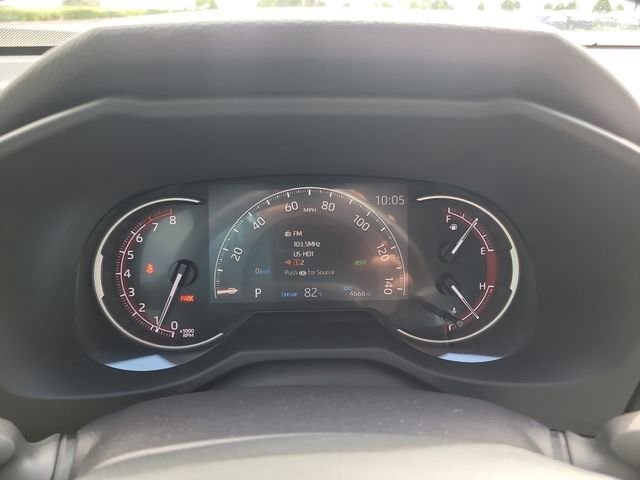 Used 2025 Silver Toyota XLE image 32