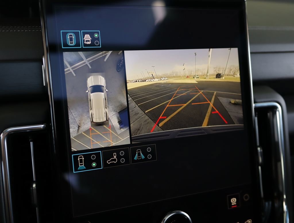 2026 GMC Yukon Denali - Photo 18