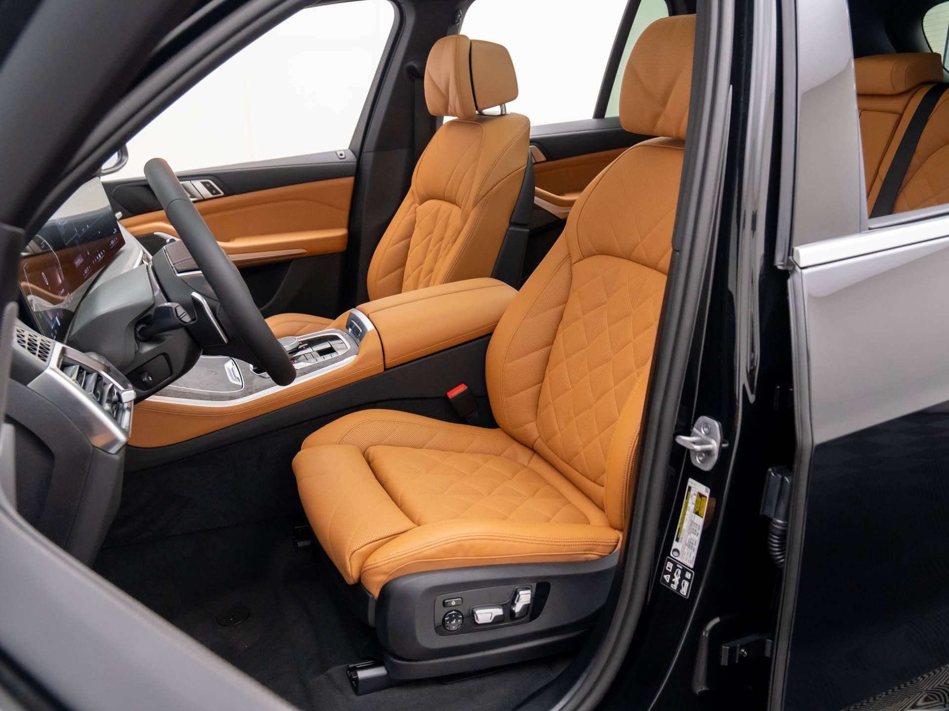 New 2026 Black Sapphire Metallic BMW xDrive40i image 17
