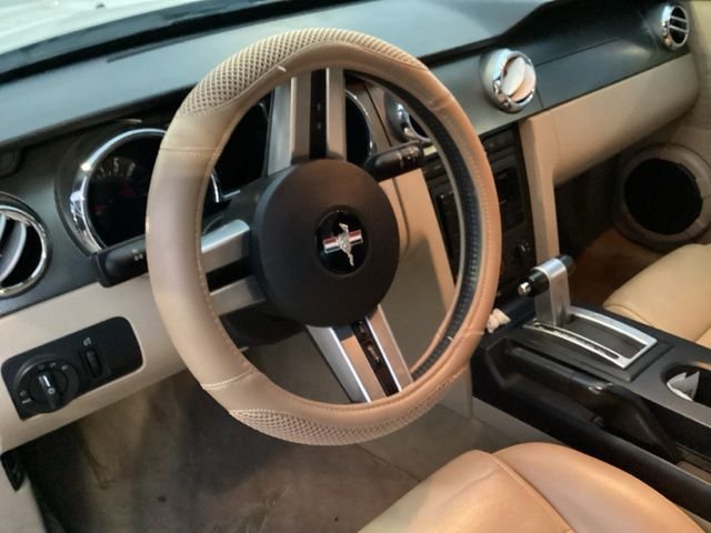 Used 2007  Ford GT Deluxe image 21