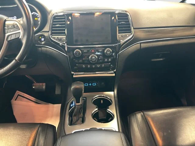 Used 2022 White Jeep Limited image 12