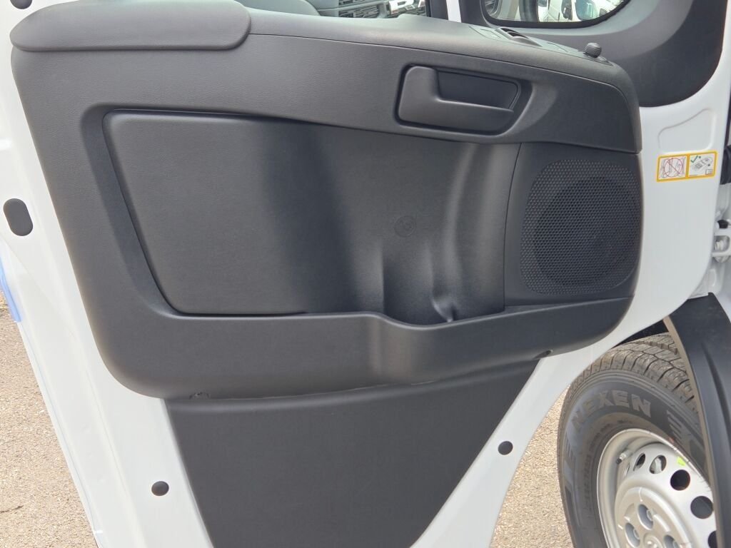 New 2026 Bright White Clear-Coat Exterior Paint RAM Low Roof image 17