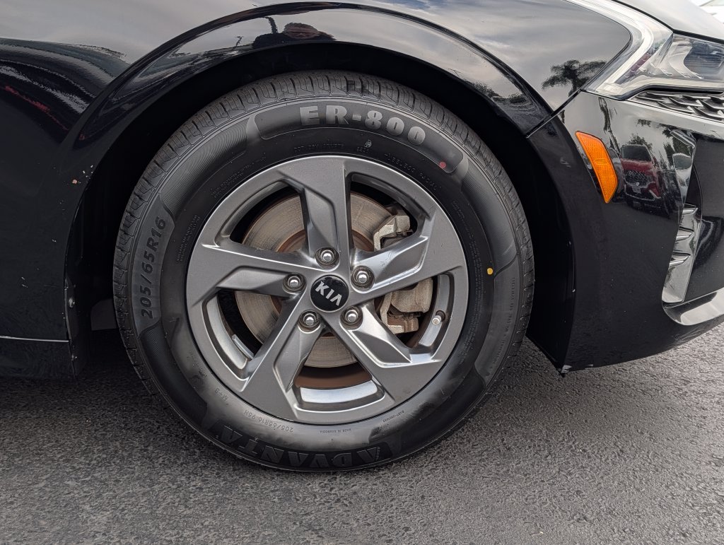 2021 Kia K5 LXS - Photo 8