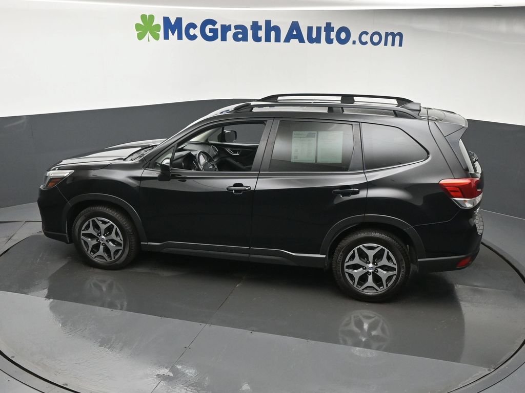 Used 2020 Black Subaru Premium image 25