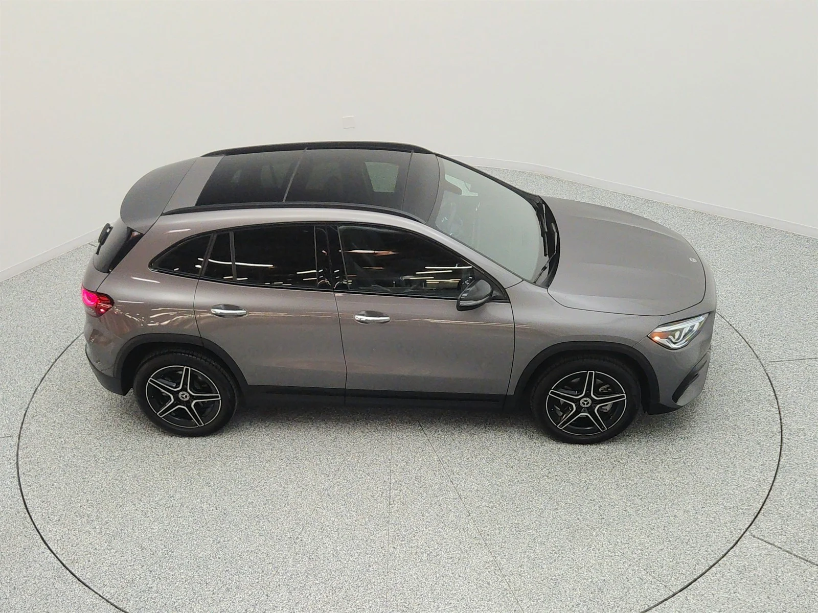 Used 2022 Mountain Grey Metallic Mercedes-Benz GLA 250 SUV image 25