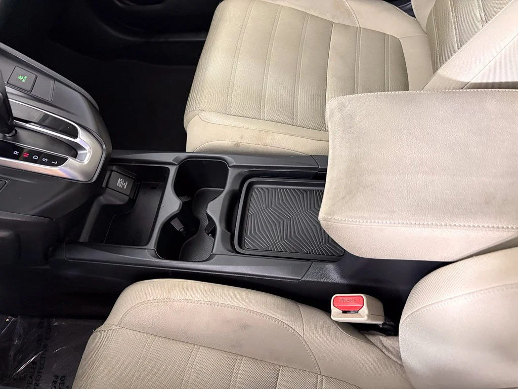 Used 2017  Honda EX image 28