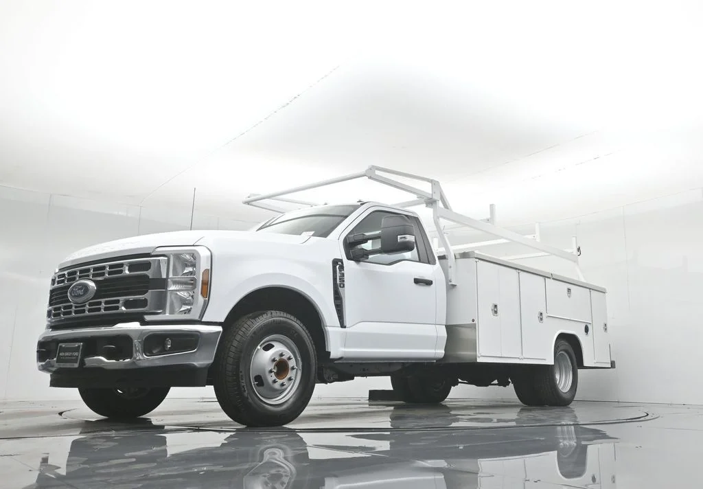 2026 Ford F-350 Super Duty Chassis Cab XL - Photo 44