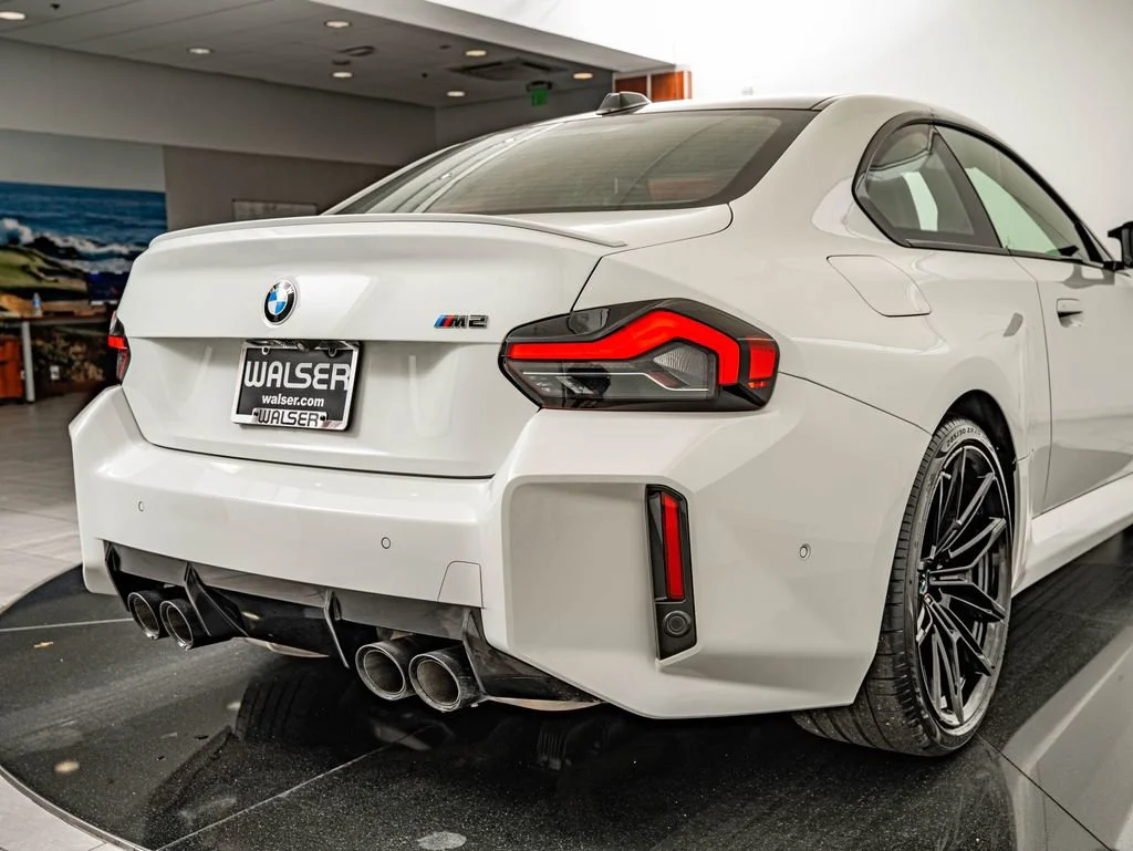 Used 2025 Alpine White BMW  image 18