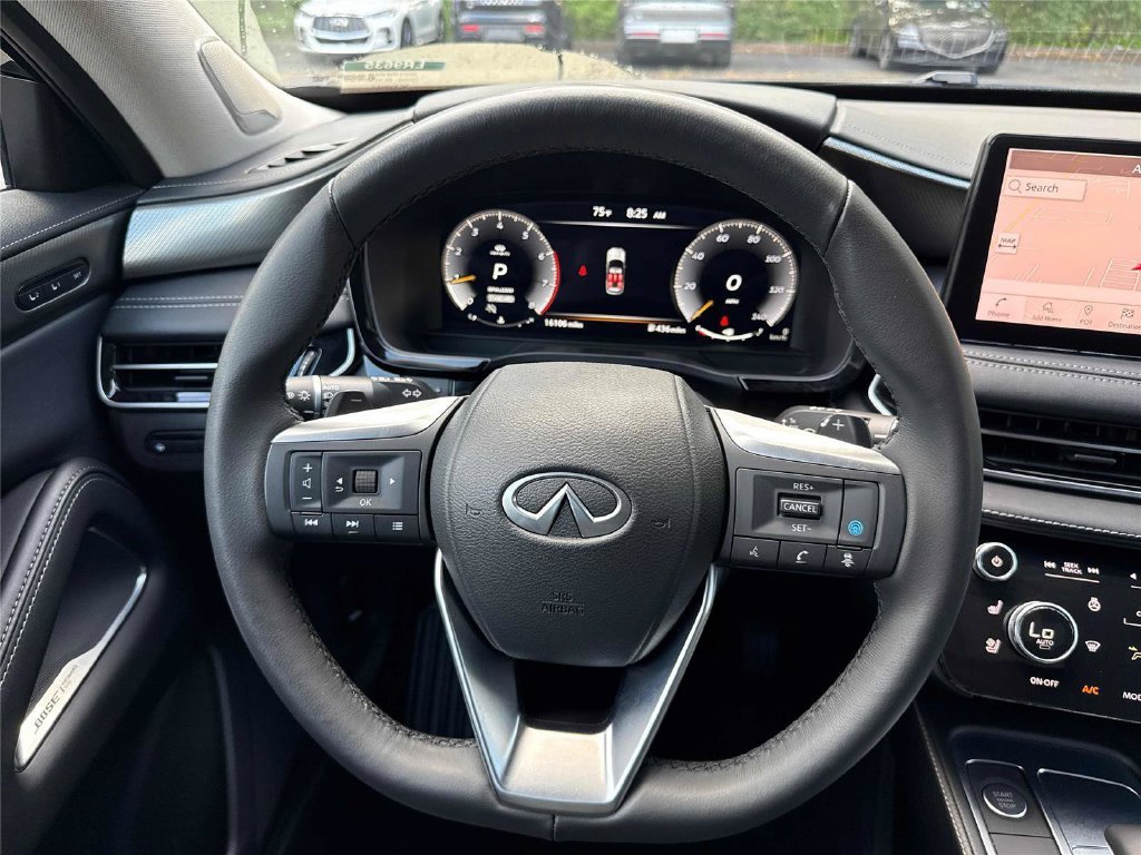 Used 2025 Black INFINITI LUXE image 17