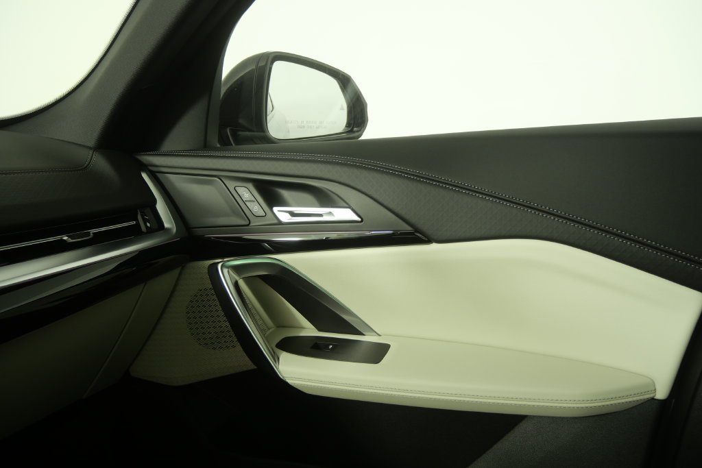 New 2027 Brooklyn Grey Metallic BMW xDrive28i image 27