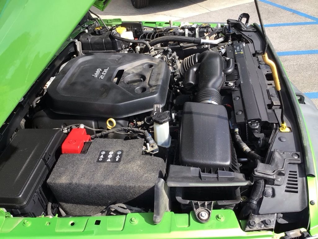 Used 2018 Green Jeep Unlimited Sport S image 36
