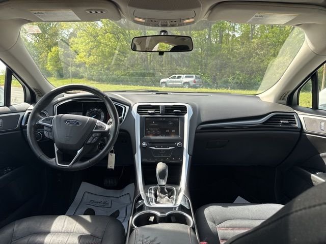 Used 2015 White Ford SE image 12