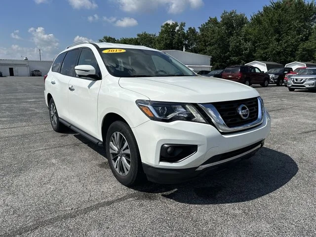 Used 2019 White Nissan SL image 11