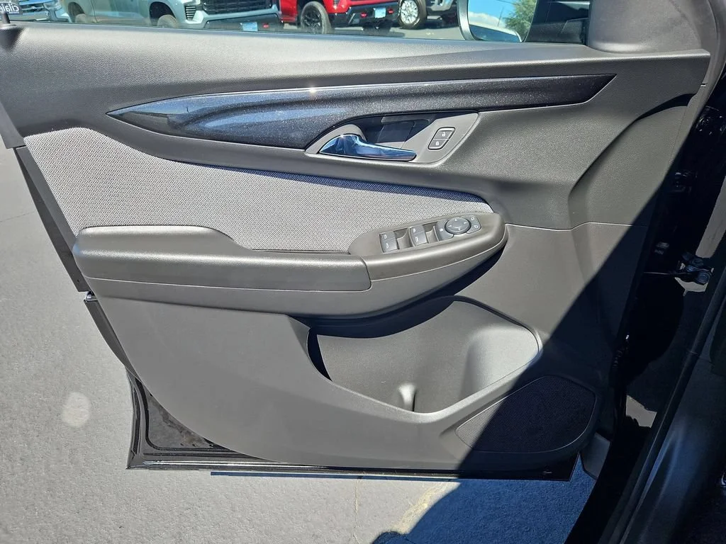 New 2026 Mosaic Black Metallic Chevrolet LT image 10