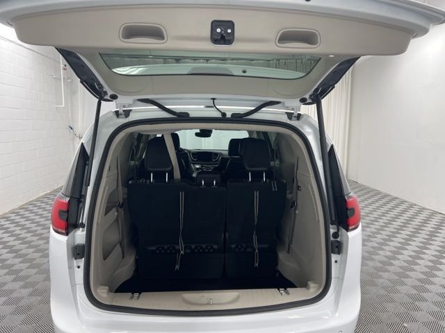 Used 2023 White Chrysler Touring L image 8