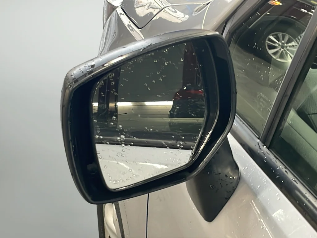 Used 2018 Silver Subaru 2.5i image 38