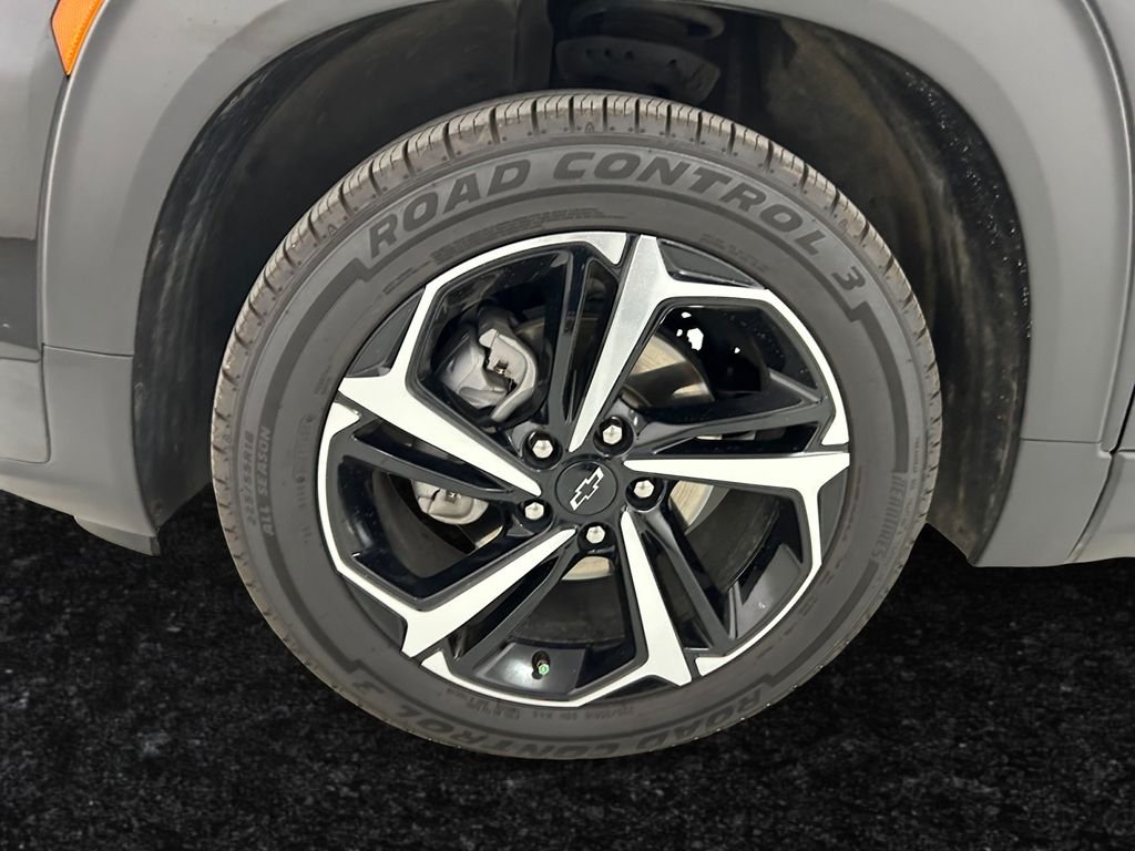 Used 2022 Black Chevrolet RS image 27