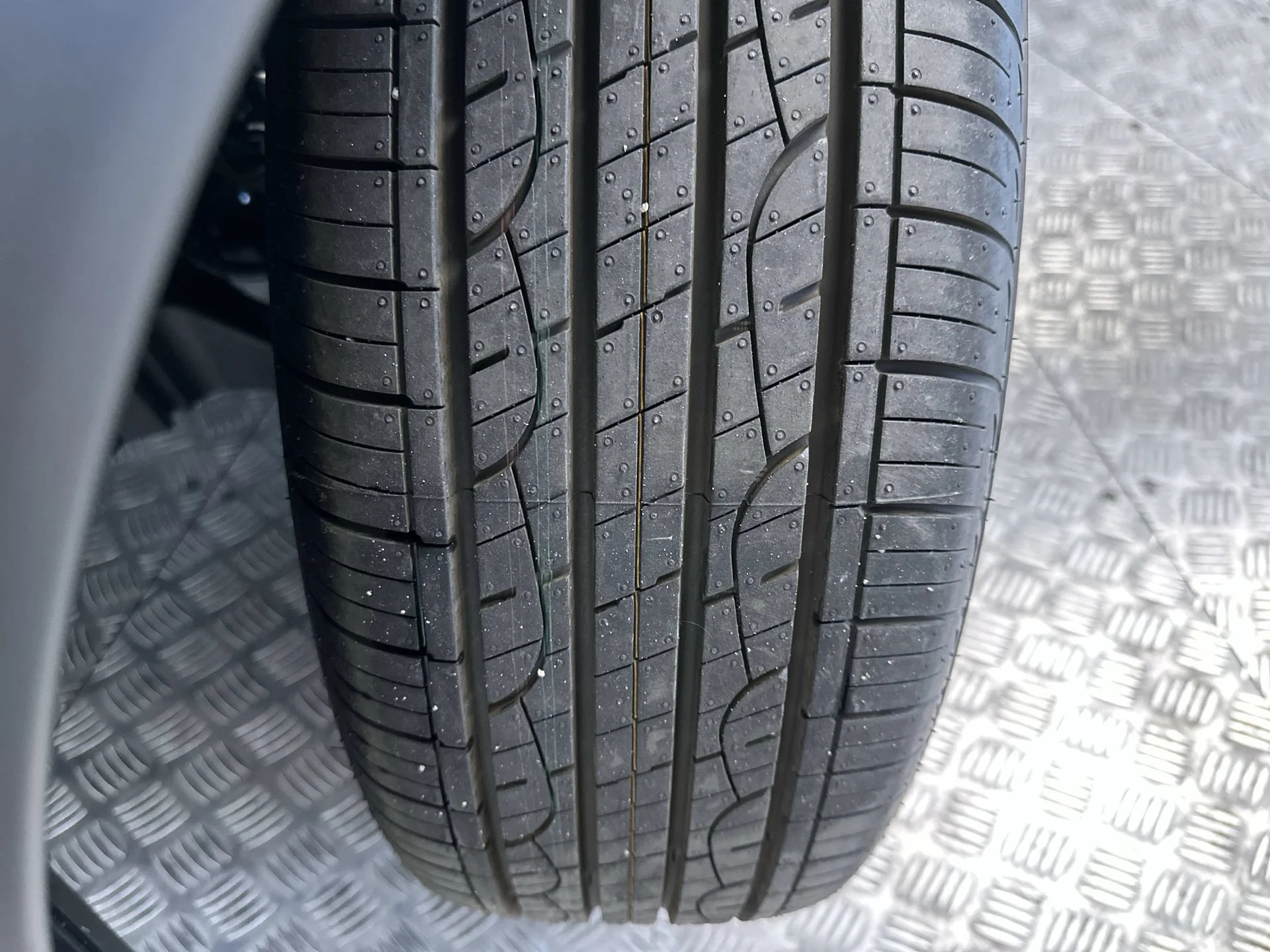 New 2026 Alloy Silver Metallic Mitsubishi ES image 25