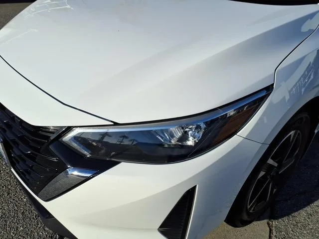 Used 2024 White Nissan SV Xtronic CVT image 9
