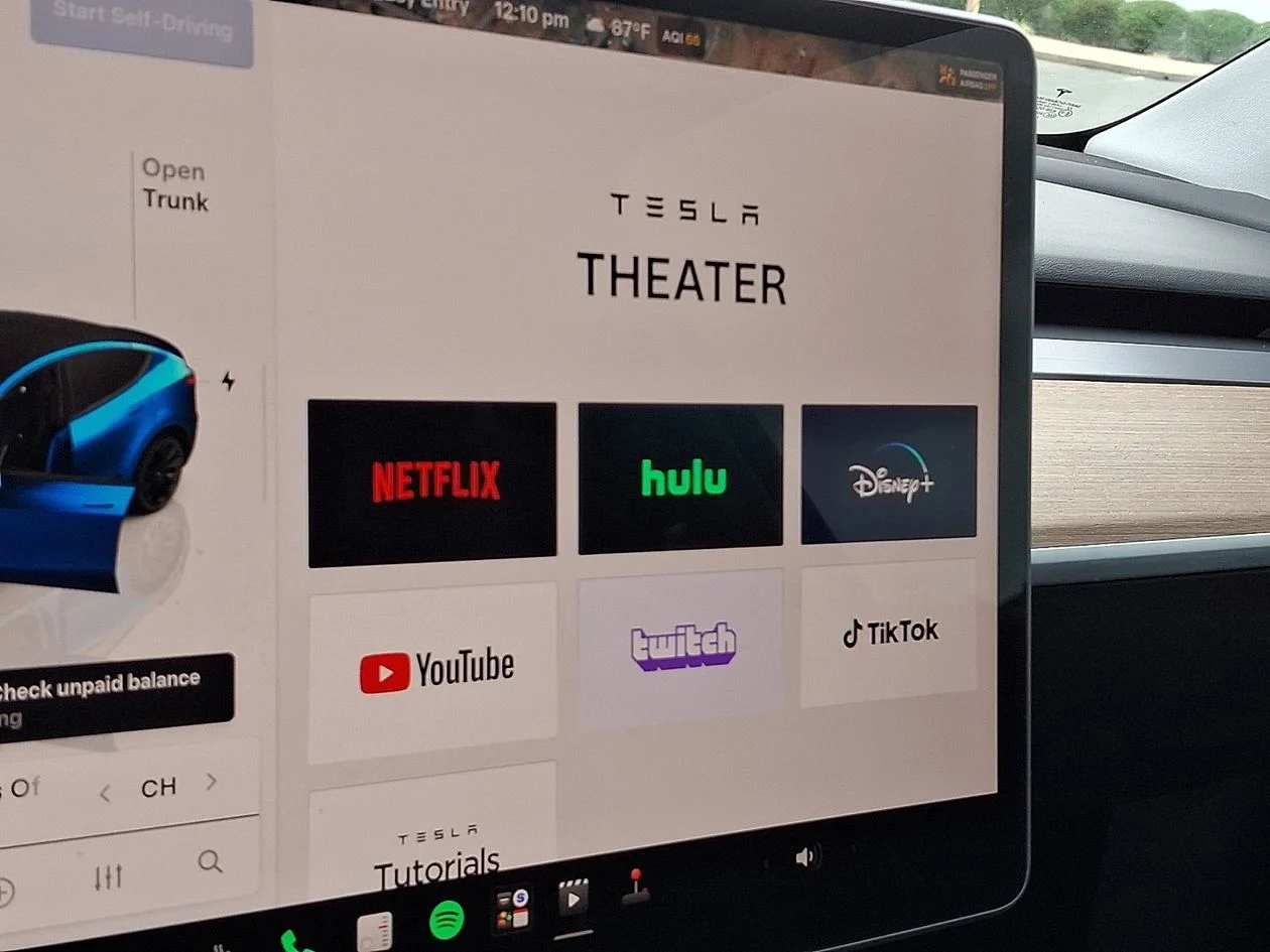 Used 2022  Tesla Long Range image 27